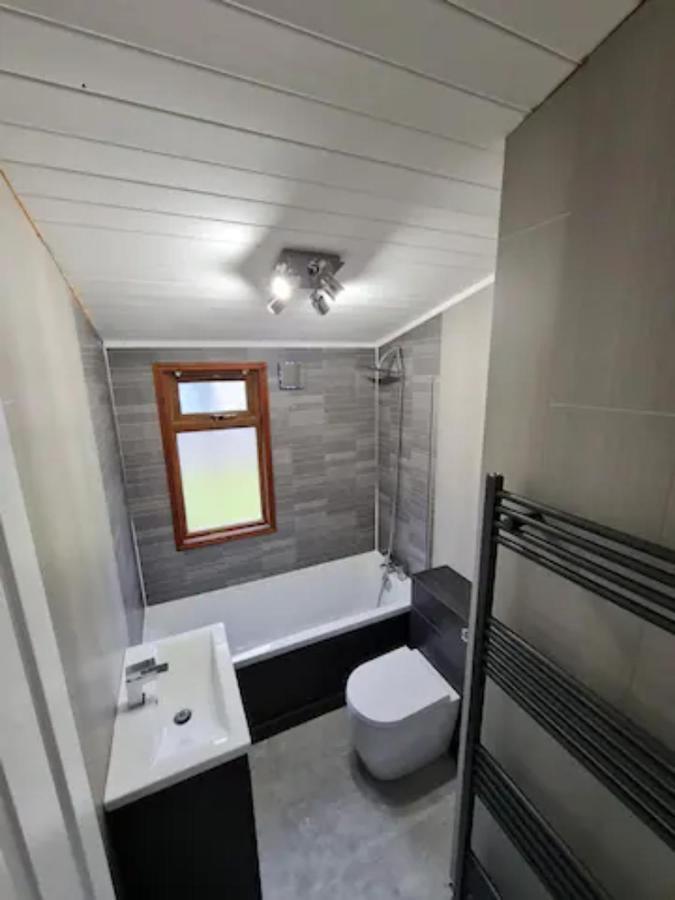 4 Bed Luxury Lodge With Hot Tub Near Lake District Warton ภายนอก รูปภาพ