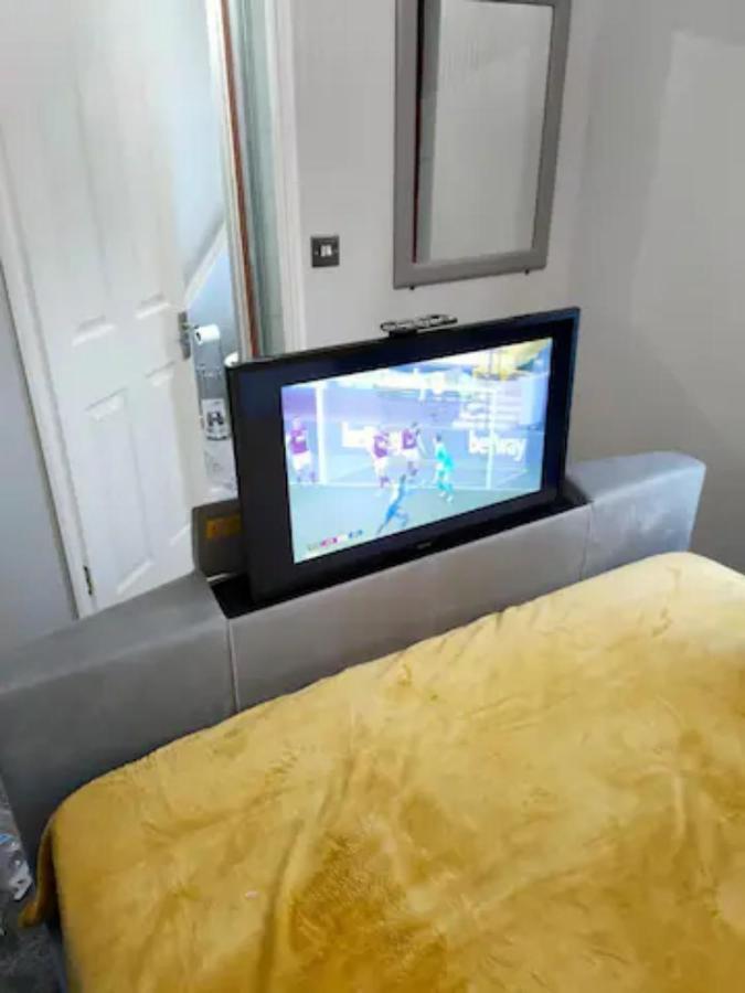 4 Bed Luxury Lodge With Hot Tub Near Lake District Warton ภายนอก รูปภาพ
