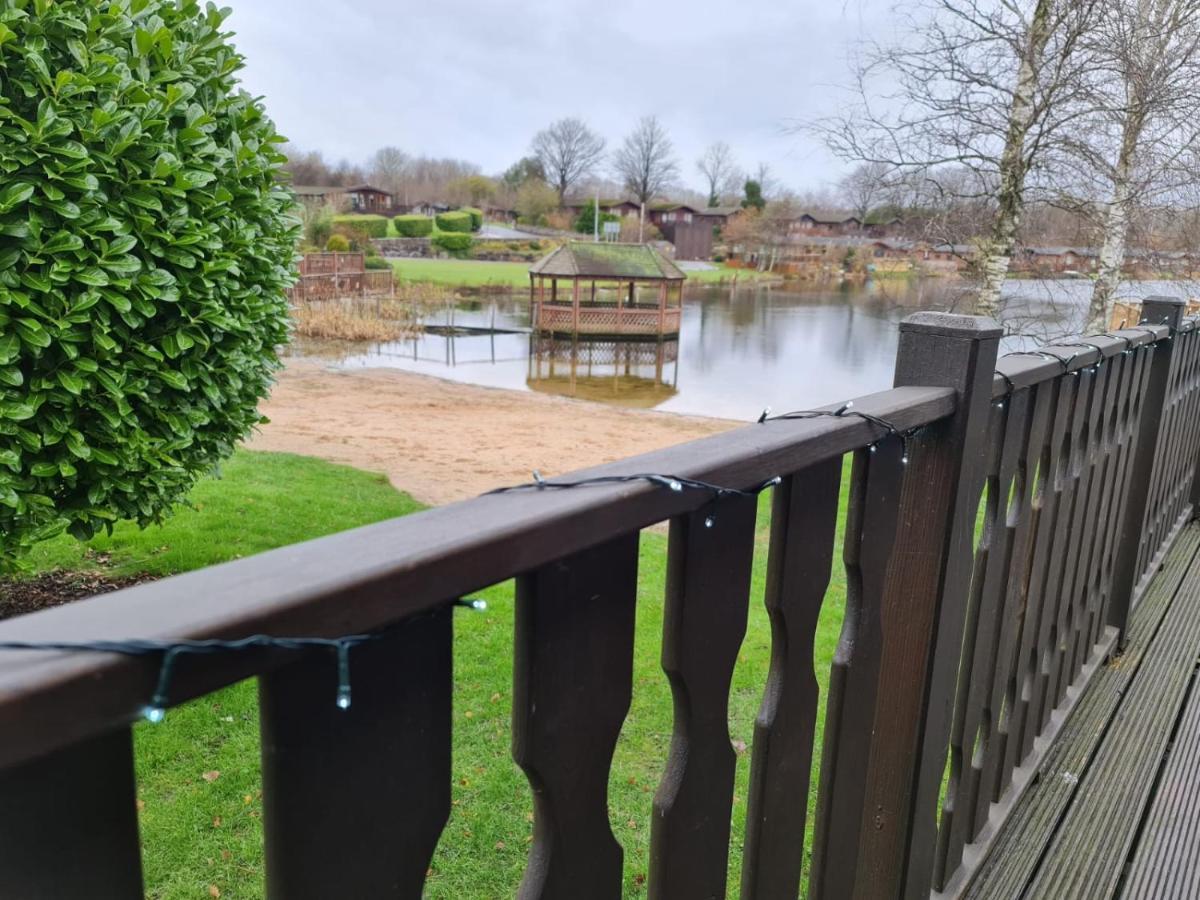 4 Bed Luxury Lodge With Hot Tub Near Lake District Warton ภายนอก รูปภาพ
